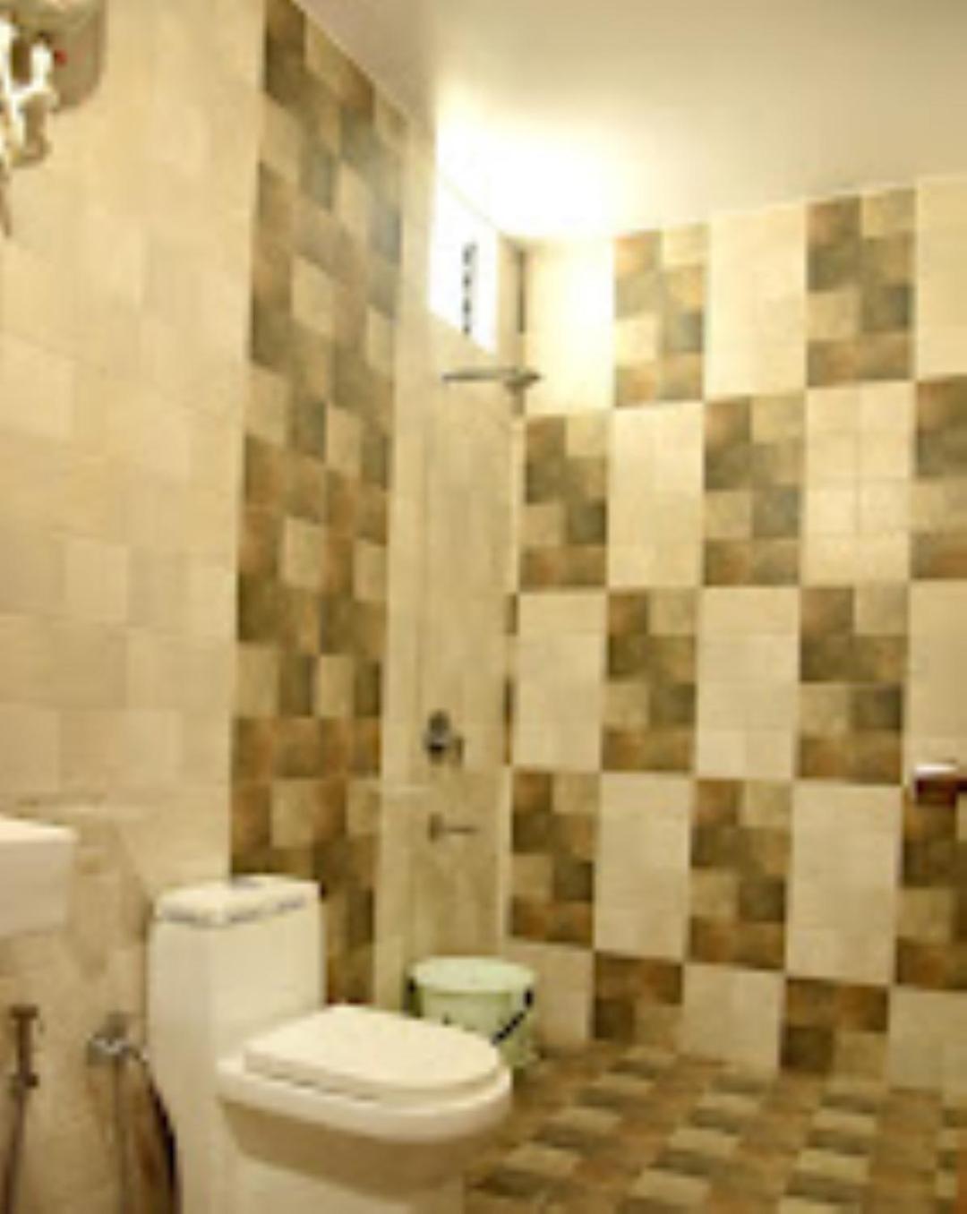 Hotel Krish , โสมนัส ภายนอก รูปภาพ