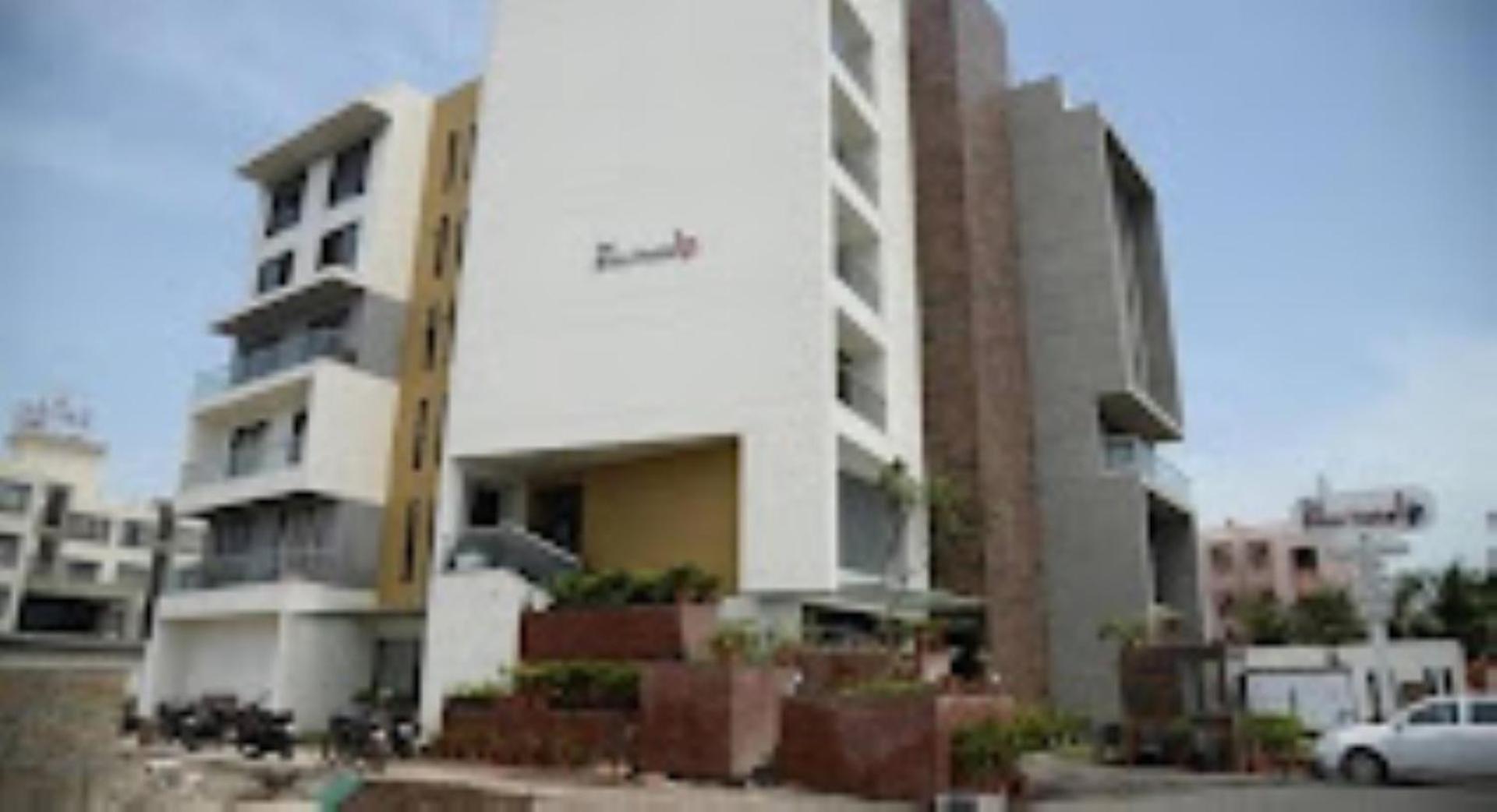 Hotel Krish , โสมนัส ภายนอก รูปภาพ
